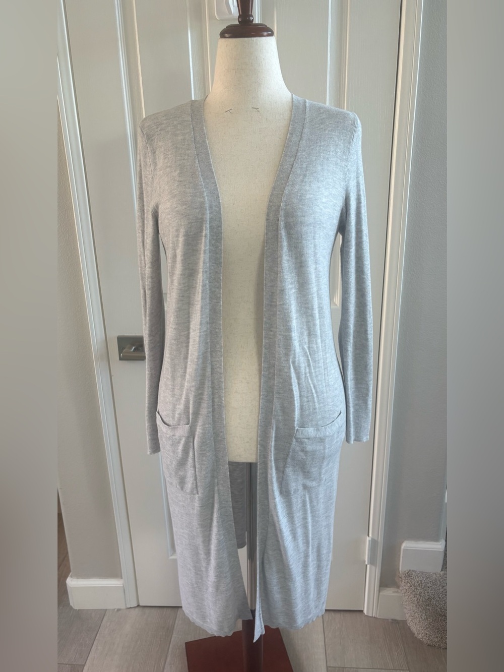 WHBM | Lightweight Gray Duster | Sz Medium | Excellent Condition.